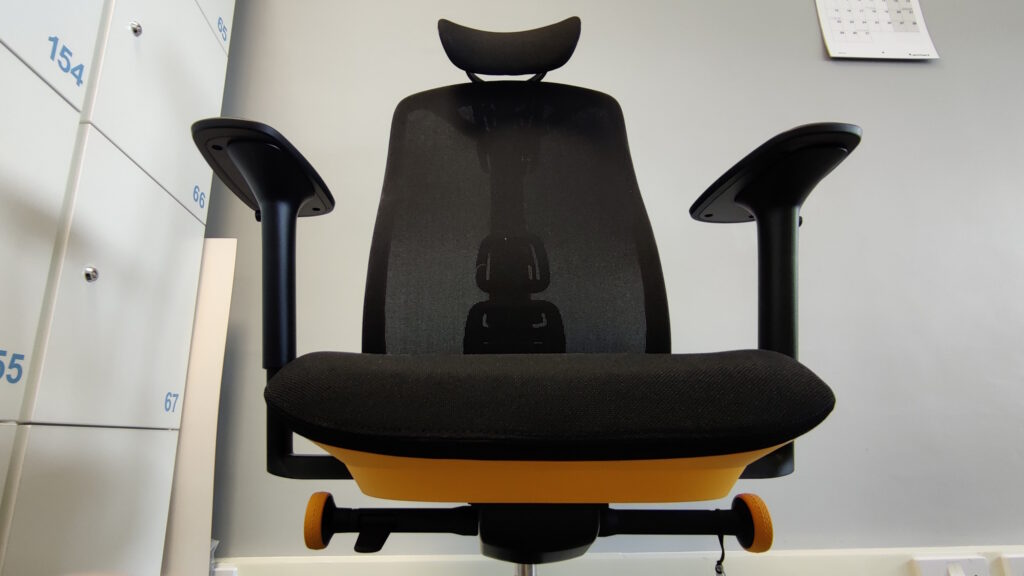 herman-miller-x-logitech-vantum-review:-an-ergonomic-chair-with-the-flair-of-a-sports-car