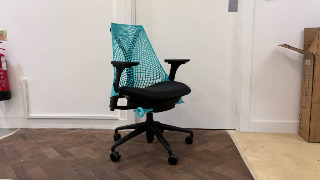 herman-miller-sayl-gaming-chair-review:-a-compact-chair-that-doesn’t-compromise-on-comfort