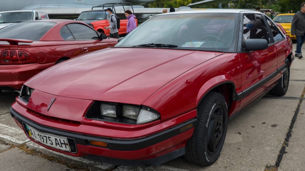 what-engine-is-in-a-1989-pontiac-grand-prix-&-how-much-horsepower-does-it-have?