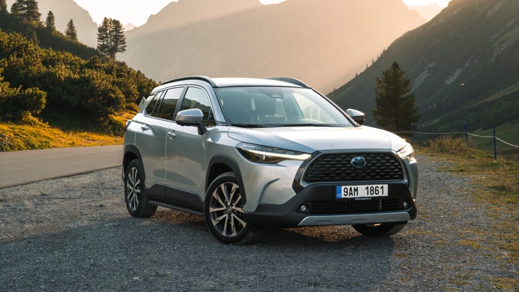 what-are-ev-and-eco-modes-on-a-toyota-hybrid-(and-when-should-you-use-them)?