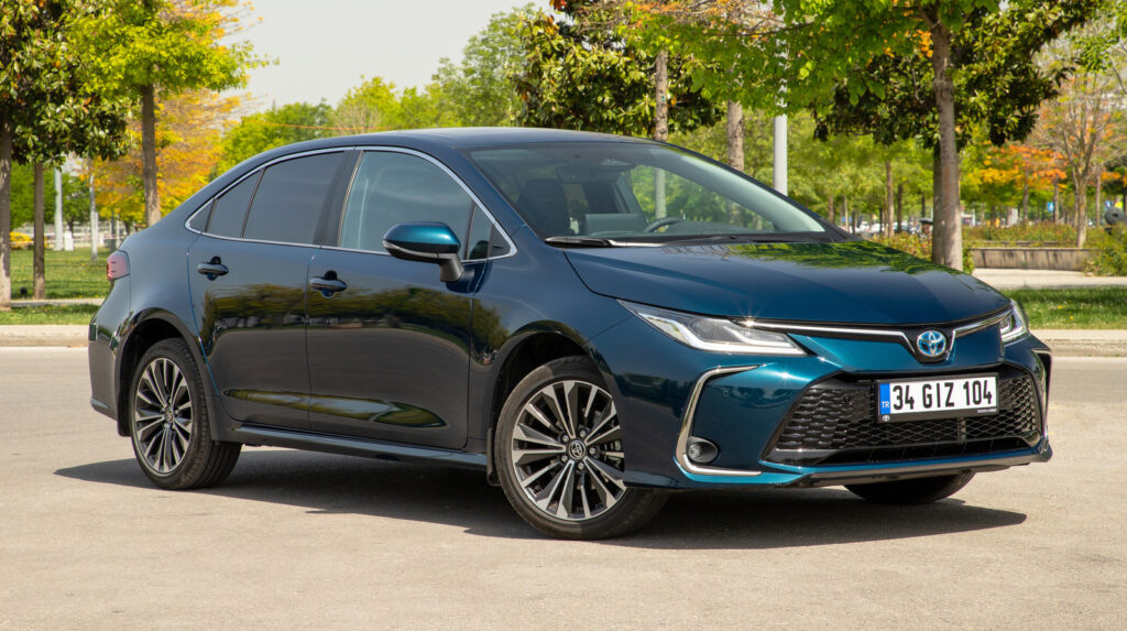 11-things-you-should-know-before-buying-a-toyota-corolla-(new-or-used)