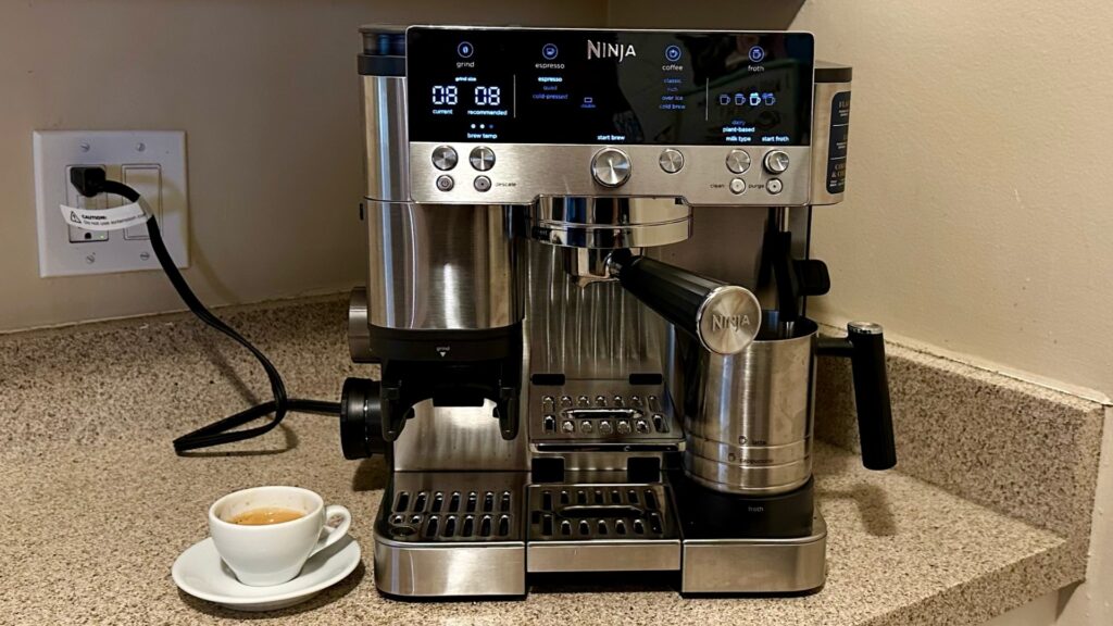 ninja-luxe-cafe-review:-an-espresso-machine-anyone-can-master