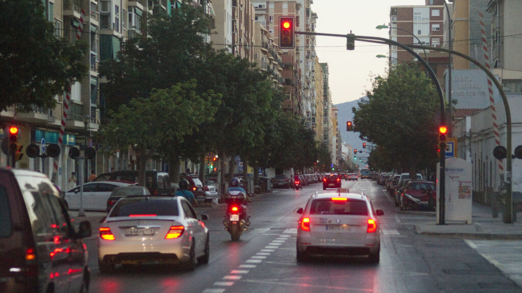 should-you-shift-to-neutral-at-red-lights?
