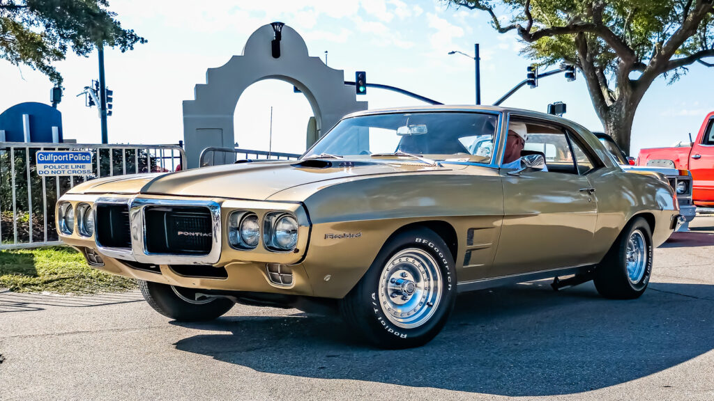 11-classic-pontiac-models-that-are-still-affordable-(for-now)