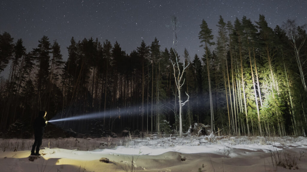 everyday-vs.-tactical-or-military-flashlights:-is-there-really-a-difference?