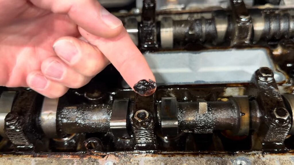 what-causes-engine-sludge-(and-how-to-get-rid-of-it)