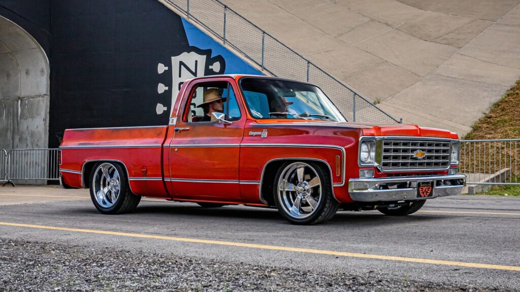 what-are-square-body-trucks-and-when-did-car-brands-stop-making-them?